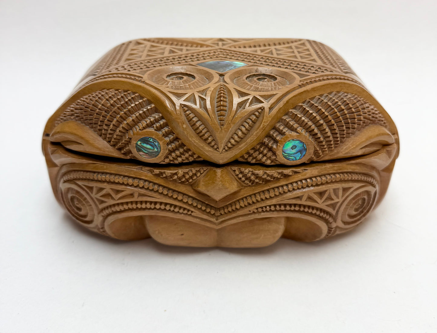 New Zealand Maori Carved Wood Hinged Treasure Box w/ Abalone Shell Inlay