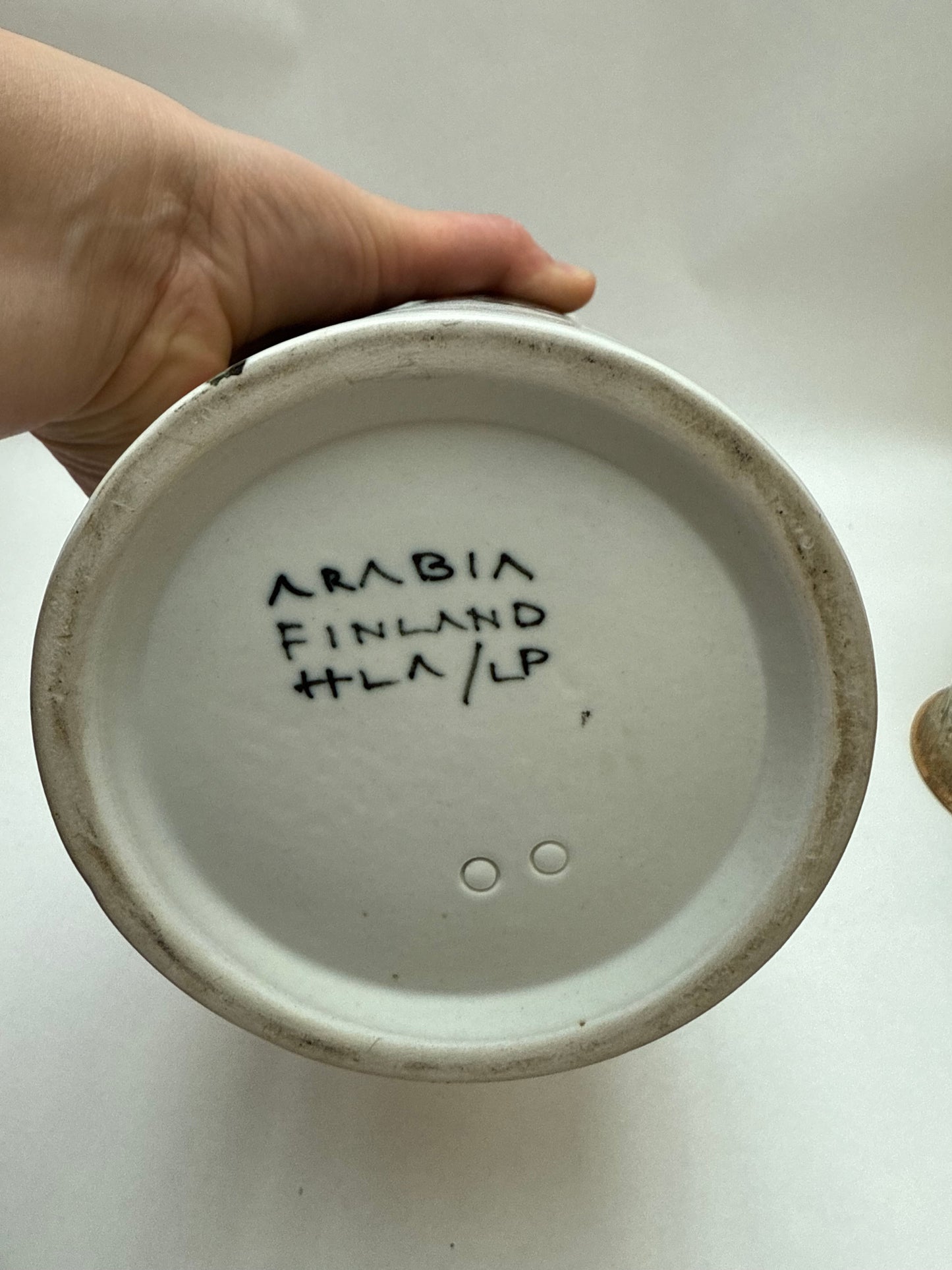 Arabia Finland Vase designed by Hilkka-Liisa Ahola in 1958 Kukka (Flowers) Series Original Tag