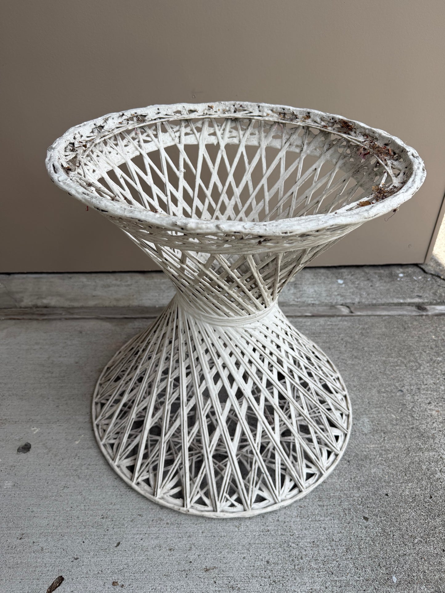 Russell Woodard Small White Spun Fiberglass Round Side Table (NO glass top)