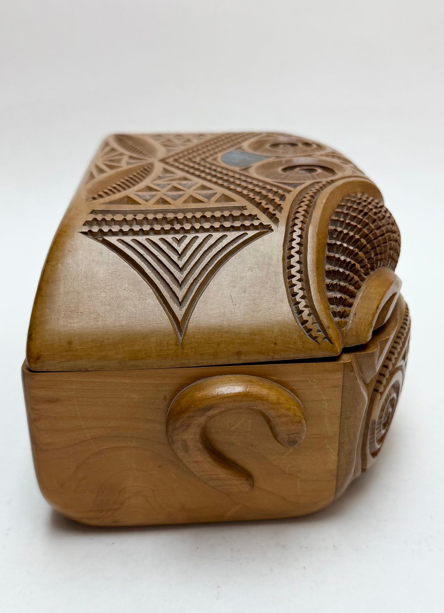 New Zealand Maori Carved Wood Hinged Treasure Box w/ Abalone Shell Inlay