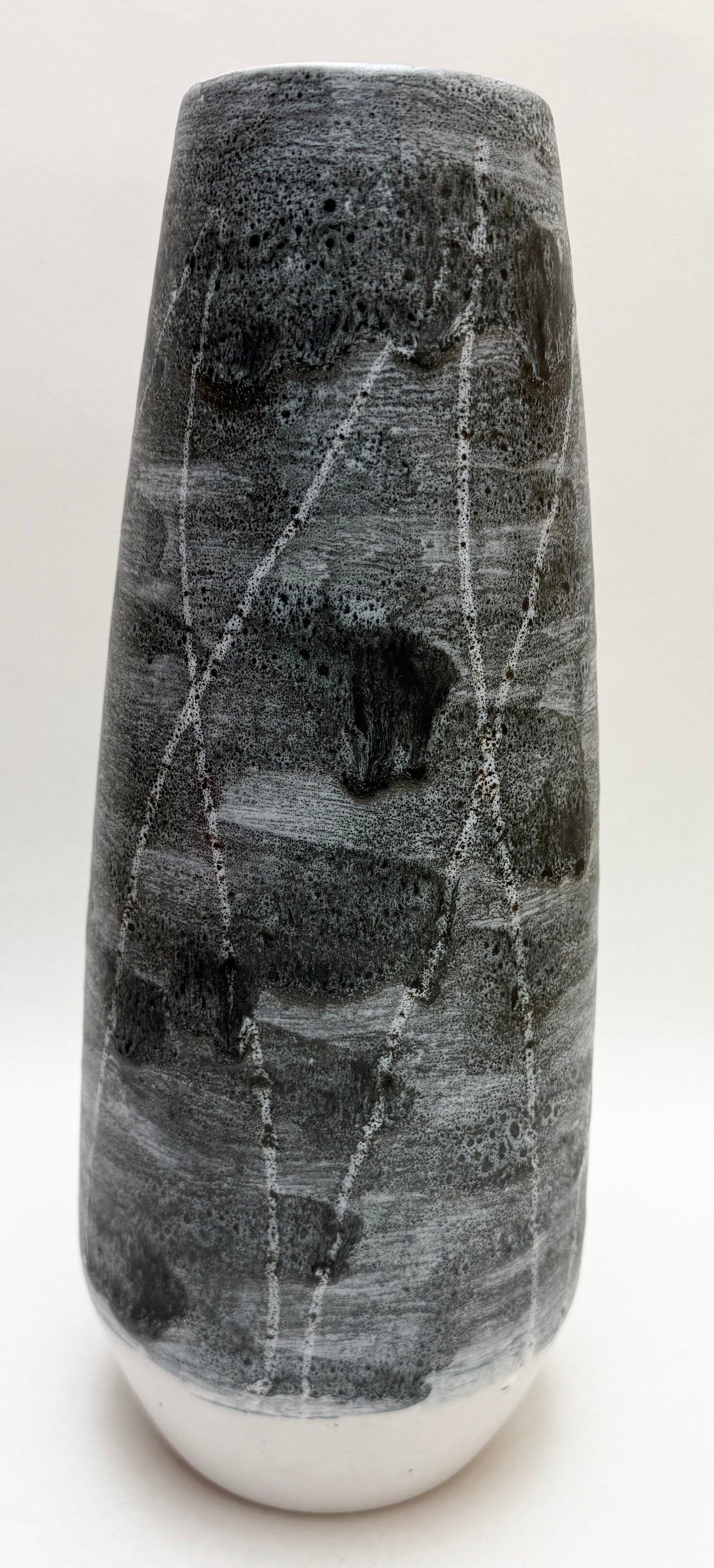 Modern NWT Crate and Barrel Eli Large Black White Grey Vase Made in Portugal