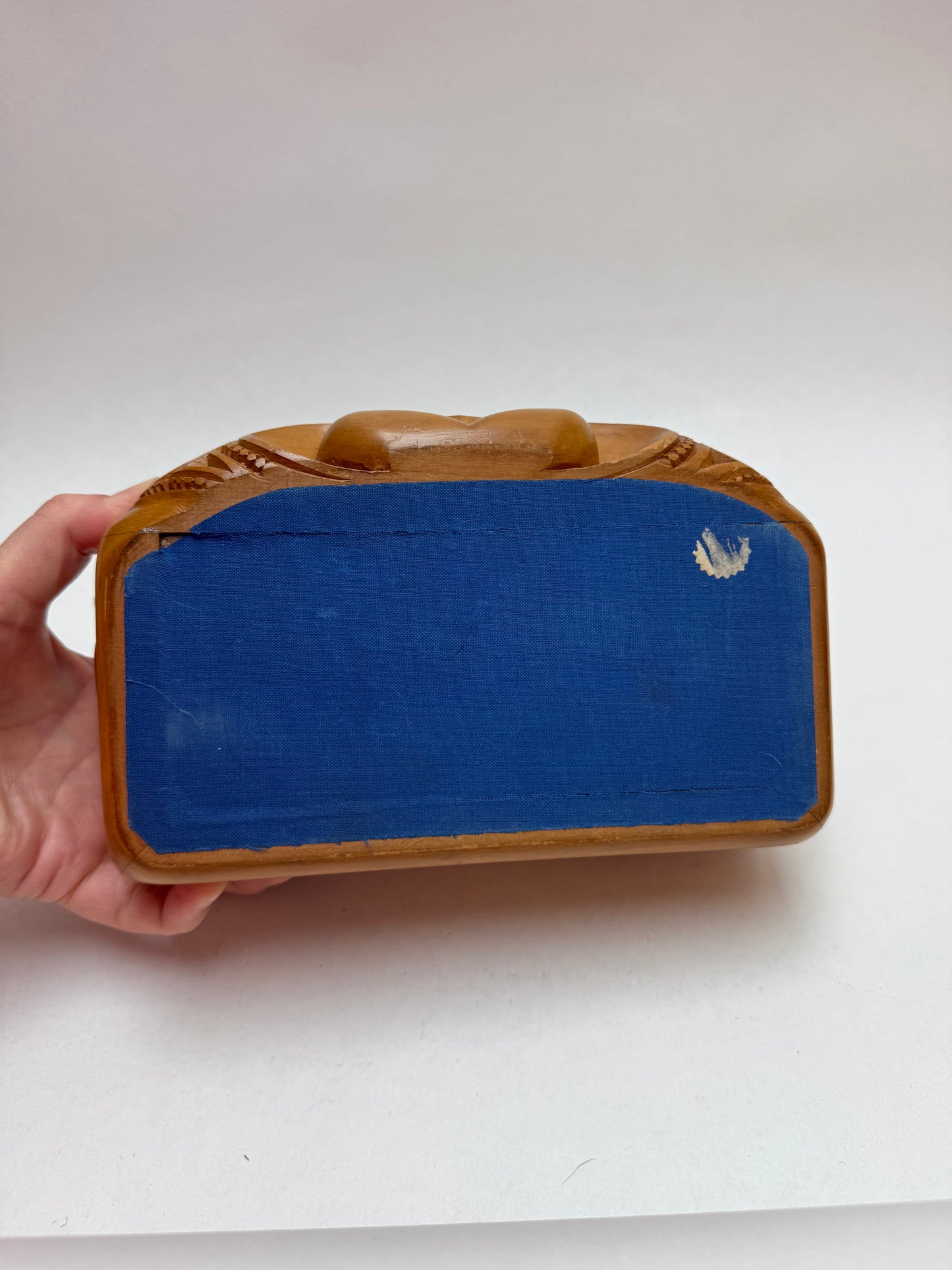New Zealand Maori Carved Wood Hinged Treasure Box w/ Abalone Shell Inlay